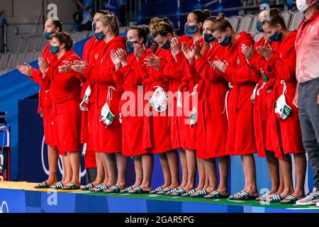 TOKIO, JAPAN - 1. AUGUST: Alda Magyari von Ungarn, Krisztina Garda von Ungarn, Natasa Rybanska von Ungarn, Aniko Gyongyossy von Ungarn, Dora Leimeter von Ungarn, Anna Illes von Ungarn, Rebecca Parkes von Ungarn, Gabriella Szucs von Ungarn, Greta Gurisatti von Ungarn, Vanda Valyi von Ungarn, Dorottya Szilagyi von Ungarn, Rita Keszthelyi Nagy aus Ungarn während des Olympischen Wasserball-Turniers 2020 in Tokio am 1. August 2021 im Tatsumi Waterpolo Center in Tokio, Japan (Foto: Marcel ter Bals/Orange Picles) Stockfoto