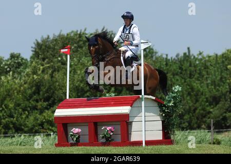 Tokio, Japan. August 2021. Reiten/Eventing: Olympic, Preliminary, Cross Country, auf dem Sea Forest XC Course. Tom McEwen über Toledo de Kerser in Aktion. Quelle: Friso Gentsch/dpa/Alamy Live News Stockfoto