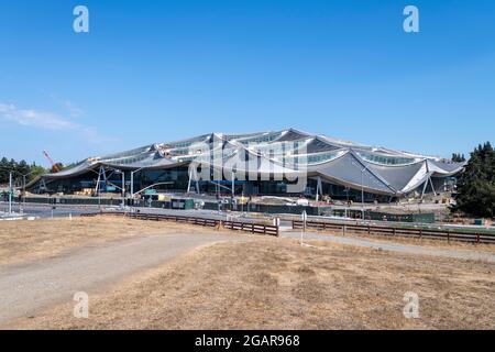 Mountain View, Usa. Juli 2021. Der neue Campus von Google, der derzeit im Bau ist, wird am 31. Juli 2021 in Mountain View, Kalifornien, USA, gezeigt. Der Anstieg der Infektionen in ganz Amerika, der hauptsächlich durch die Delta-Variante des Coronavirus verursacht wurde, veranlasste mehrere große Technologieunternehmen, Pläne für die Rückkehr der Mitarbeiter ins Büro zu überdenken. Google kündigte an, dass es Impfungen für Mitarbeiter erforderlich machen wird, um auf dem Campus zu arbeiten, und verzögerte die obligatorische Rückkehr des Unternehmens ins Amt bis Oktober. (Foto: Yichuan Cao/Sipa USA) Quelle: SIPA USA/Alamy Live News Stockfoto