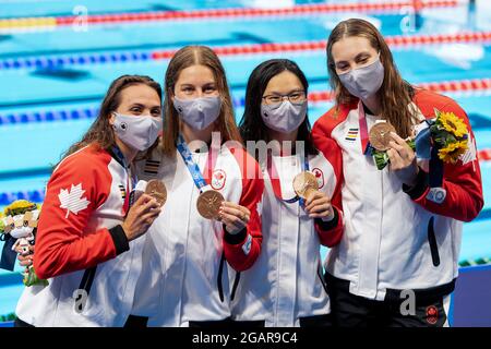 Tokio, Japan. August 2021. TOKIO, JAPAN – 1. AUGUST: Kylie Masse, Sydney Pickrem, Margaret MacNeil und Penny Oleksiak aus Kanada zeigen ihre Bronzemedaillen, nachdem sie am 30. Juli 2021 im Tokyo Aquatics Center in Tokio, Japan, im Medaillenfinale der Frauen im 4x100-Medley-Format während der Olympischen Spiele 2020 in Tokio im Rahmen der Olympischen Spiele in Tokio (Foto: Giorgio Scala/Insidefoto/Deepbluemedia) Kredite: Insidefoto srl/Alamy Live News Stockfoto