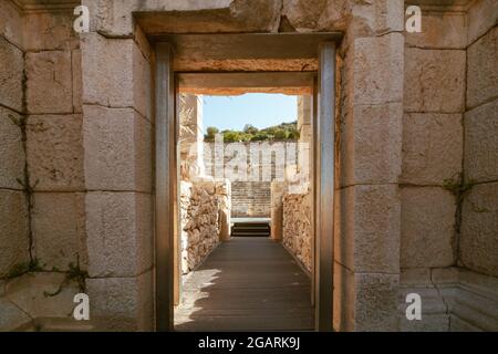 Eingang des römischen Theaters der antiken Stadt Patara in Antalya, Türkei Stockfoto