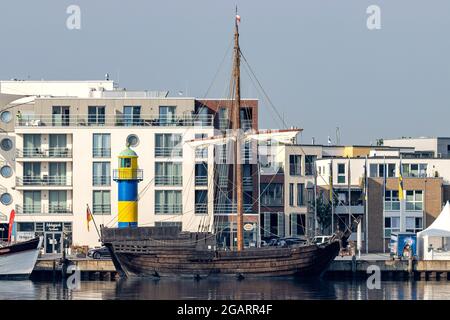 Hanse-KOGGE-Zahnradnachbildung im Hafen von Eckernförde Stockfoto