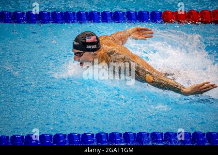 TOKIO - der US-Amerikaner Michael Andrew, der US-Amerikaner Ryan Murphy, Caeleb Dressel und der US-Amerikaner Zach Apple feiern die Goldmedaille im Finale der 4x100-m-Medley-Staffel der Männer beim Schwimmen und den Weltrekord bei den Olympischen Spielen in Tokio 2020 im Tokyo Aquatics Center in Tokio am 1. August. 2021. Foto von Robin Utrecht /ABACAPRESS.COM Stockfoto