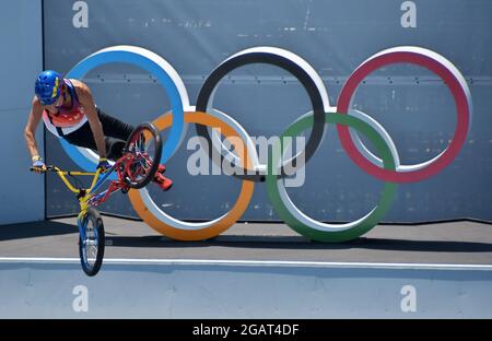 Tokio, Japan. August 2021. Venezuelas Daniel Dhers tritt am Sonntag, 1. August 2021, beim BMX Freestyle Men's Park Final der Olympischen Spiele in Tokio im Ariake Urban Sports Park in Tokio, Japan, auf. Foto von Keizo Mori/UPI Credit: UPI/Alamy Live News Stockfoto