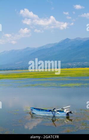 Kerkini, Griechenland, 13. Juli 2021. Der Kerkini-See ist ein künstlicher Stausee in Zentralmakedonien, Griechenland, der 1932 gegründet und 1980 am Th wieder aufgebaut wurde Stockfoto
