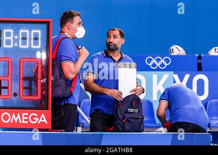 TOKIO, JAPAN - 1. AUGUST: Cheftrainer Alexandr Gaidukov vom ROC während des Olympischen Wasserball-Turniers 2020 in Tokio, dem Frauenspiel zwischen Russland und Japan, am 1. August 2021 im Tatsumi Waterpolo Center in Tokio, Japan (Foto: Marcel ter Bals/Orange Picles) Stockfoto