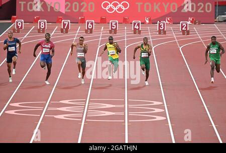 Tokio, Japan. August 2021. Die Athleten treten beim 100-Meter-Halbfinale der Männer bei den Olympischen Spielen 2020 in Tokio, Japan, am 1. August 2021 an. Quelle: Jia Yuchen/Xinhua/Alamy Live News Stockfoto