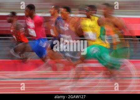 Tokio, Japan. August 2021. Die Athleten treten beim 100-Meter-Halbfinale der Männer bei den Olympischen Spielen 2020 in Tokio, Japan, am 1. August 2021 an. Quelle: Li Ming/Xinhua/Alamy Live News Stockfoto