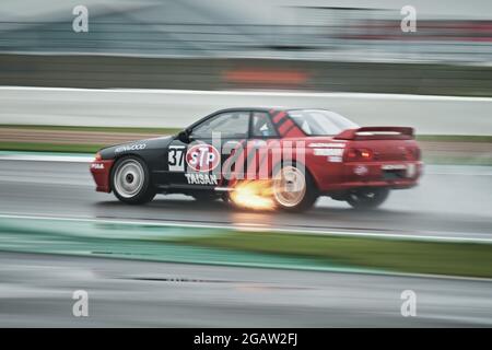 Towcester, Northamptonshire, Großbritannien. August 2021. Rennfahrer Simon Garrad (GB) und Nissan Skyline R32 Adrian Flux Trophy für die MRL Historic Touring Car Challenge während des Classic Motor Racing Festivals auf dem Silverstone Circuit (Foto von Gergo Toth / Alamy Live News) Stockfoto