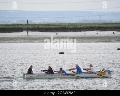 Queenborough, Kent, Großbritannien. August 2021. UK Wetter: Bedeckt in Queenborough Harbour, Kent. Queenborough Rowing Club. Kredit: James Bell/Alamy Live Nachrichten Stockfoto