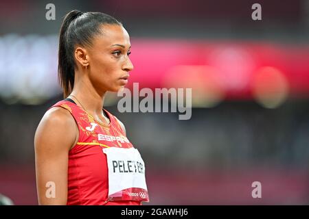 TOKIO, JAPAN - 1. AUGUST: Ana Peleteiro aus Spanien startet am 1. August 2021 im Olympiastadion in Tokio, Japan, beim Dreisprung-Finale der Frauen während der Olympischen Spiele 2020 in Tokio (Foto: Andy Astfalck/Orange Picles) Stockfoto