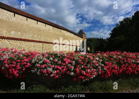 Wolkenstimmung und dramatische Wolken mit historischen Stadtturm in Sulzbach Rosenberg, Amberg, Oberpfalz, Bayern! Stockfoto