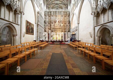 Die High Alter-Leinwand von 1484 in der St Albans Cathedral. Die Originalstatuen hinter dem Altar gingen in den 1500er Jahren verloren und wurden 1899 ersetzt Stockfoto