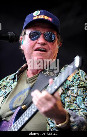 Level 42 Durchführung auf der Doncaster Racecourse Stockfoto