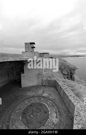 Batterien für die Küstenpistole des Zweiten Weltkriegs in Nebs, Isle of Flotta, Orkney Stockfoto