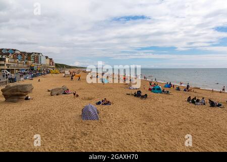 Boscombe, Bournemouth, Dorset, Großbritannien. August 2021. UK Wetter: Wechselhafter, schwül Tag mit einem Hauch von Sonnenschein und einige leichte Duschen am Boscombe Strand, Bournemouth. Quelle: Carolyn Jenkins/Alamy Live News Stockfoto