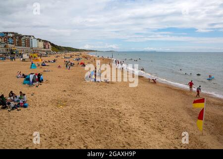 Boscombe, Bournemouth, Dorset, Großbritannien. August 2021. UK Wetter: Wechselhafter, schwül Tag mit einem Hauch von Sonnenschein und einige leichte Duschen am Boscombe Strand, Bournemouth. Quelle: Carolyn Jenkins/Alamy Live News Stockfoto