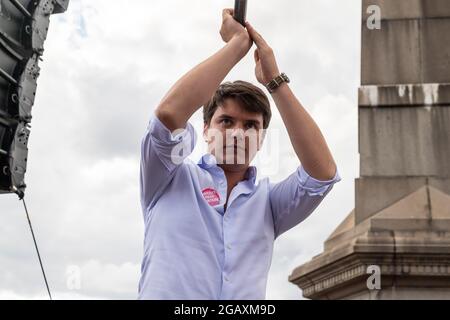 Paris, Frankreich. Juli 2021. Eric Richermoz spricht während der Demonstration gegen den Gesundheitsausweis. Stockfoto