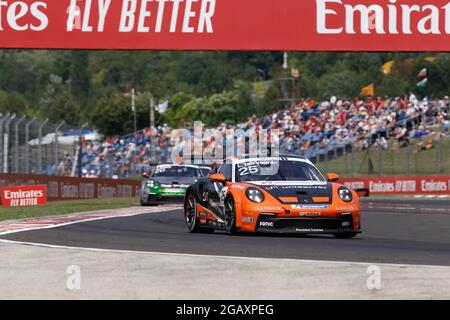 Budapest, Ungarn. August 2021. # 25 Larry ten Voorde (NL, Team GP Elite), Porsche Mobil 1 Supercup beim Hungaroring am 1. August 2021 in Budapest, Ungarn. (Foto von HOCH ZWEI) Quelle: dpa/Alamy Live News Stockfoto