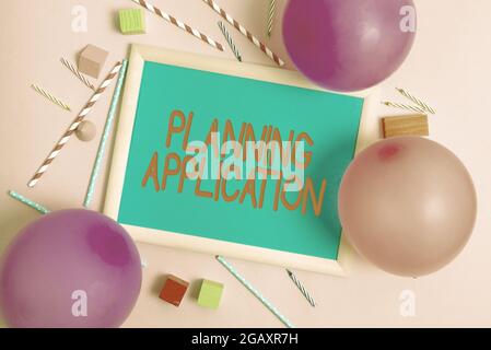 Textunterschrift zur Darstellung der Planungsanwendung. Wort für Anfrage an eine lokale Behörde für die Erlaubnis, bunte Party Einladung Designs hell zu bauen Stockfoto