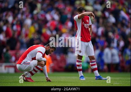 Sead Kolasinac von Arsenal (links) und Granit Xhaka zeigen nach dem Spiel der Mind Series im Emirates Stadium, London, ihre Dejektion. Bilddatum: Sonntag, 1. August 2021. Stockfoto