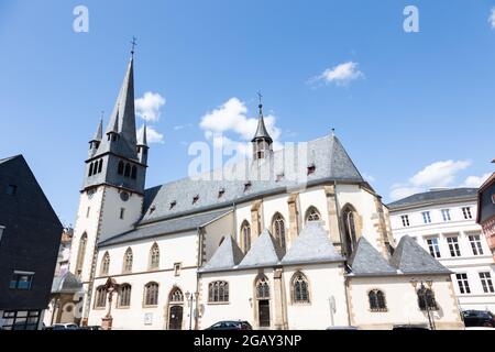 Katholische Pfarrkirche St. Nikolaus in Bad Kreuznach, Rheinland-Pfalz, Deutschland. Stockfoto