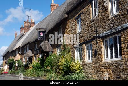 The Red Lion Pub, Red Lion Street, Cropredy, Oxfordshire, England, VEREINIGTES KÖNIGREICH Stockfoto