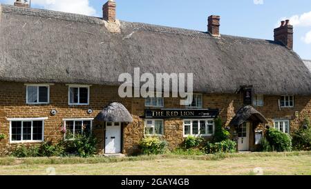 The Red Lion Pub, Cropredy, Oxfordshire, England, Großbritannien Stockfoto