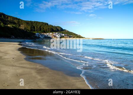 Sandstrand in Puerto de Bares, kleines Dorf an der atlantikküste Galiciens, Spanien Stockfoto