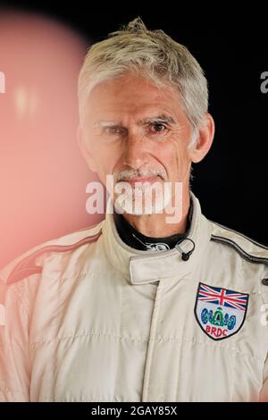 Towcester, Northamptonshire, Großbritannien. August 2021. Formel-1-Champion Damon Hill beim Classic Motor Racing Festival auf dem Silverstone Circuit (Foto von Gergo Toth / Alamy Live News) Stockfoto