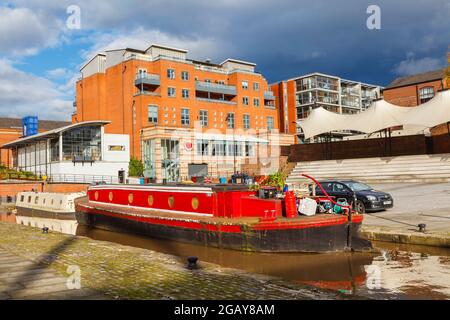 Narrowboats vertäuten auf dem Bridgewater Canal in Castlefield, Manchester, Nordwestengland, Großbritannien Stockfoto