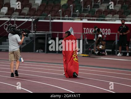 1. August 2021; Olympiastadion, Tokio, Japan: Tag der Olympischen Sommerspiele 9 in Tokio 2020; Triple Jump-Finale für Frauen; PELETEIRO Ana (ESP) nimmt Bronze und feiert Stockfoto