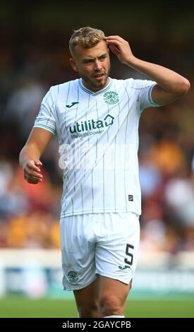 Motherwell, Schottland, Großbritannien. August 2021; Fir Park, Motherwell, North Lanarkshire, Schottland; Scottish Premiership Football, Motherwell versus Hibernian; Ryan Porteous von Hibernian Credit: Action Plus Sports Images/Alamy Live News Stockfoto