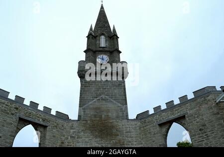 PERTH. SCHOTTLAND - 26. JUNI 2021: Die St. Paul's Church, eine der ersten Kirchen der Stadt nach der Reformation, gilt seit drei Jahrzehnten als gefährliche Struktur Stockfoto