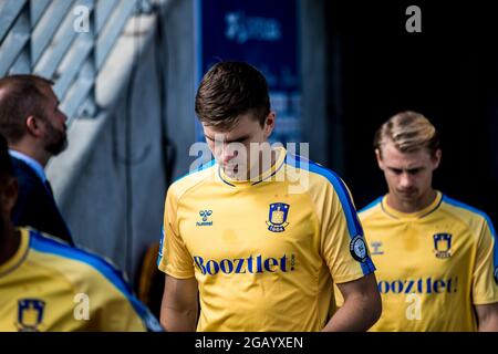 Vejle, Dänemark. August 2021. Mikael Uhre (11) aus Broendby IF steigt in das 3F Superliga-Spiel zwischen Vejle Boldklub und Broendby IF im Vejle Stadion in Vejle ein. (Foto: Gonzales Photo/Alamy Live News Stockfoto