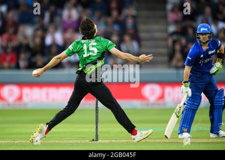 LONDON, GROSSBRITANNIEN. August 2021. George Garton von Southern Brave während der Hundert zwischen London Spirit und Southern Brave bei Lord's am Sonntag, 01. August 2021 in LONDON ENGLAND. Kredit: Taka G Wu/Alamy Live Nachrichten Stockfoto