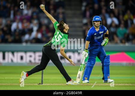 LONDON, GROSSBRITANNIEN. August 2021. George Garton von Southern Brave während der Hundert zwischen London Spirit und Southern Brave bei Lord's am Sonntag, 01. August 2021 in LONDON ENGLAND. Kredit: Taka G Wu/Alamy Live Nachrichten Stockfoto