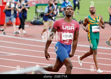 Tokio, Kanto, Japan. August 2021. Fred Kerley (USA) nach dem 100-m-Finale der Männer während der Olympischen Sommerspiele 2020 in Tokio im Olympiastadion. (Bild: © David McIntyre/ZUMA Press Wire) Stockfoto