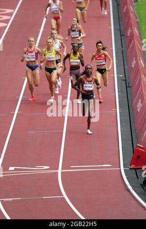 2. August 2021; Olympiastadion, Tokio, Japan: Tag der Olympischen Sommerspiele 10 in Tokio 2020; Qualifying-Rennen über 1500 m für Frauen: KIPYEGON Faith of Kenya gewinnt die Saison 3 vor Tanaka aus Japan und NANYONDO Winnie aus Uganda Stockfoto