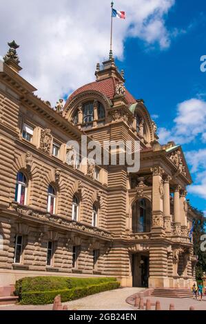 Palais du Rhin auf dem Place de la Republique, einem ehemaligen Palast für den deutschen Kaiser in Straßburg, Elsass, Frankreich Stockfoto