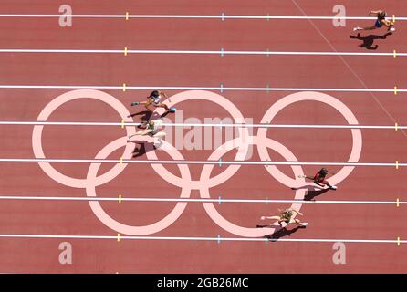 Tokio, Japan. August 2021. Die Athleten treten bei den Olympischen Spielen in Tokio 2020, Japan, am 2. August 2021, bei den 200-m-Läufen der Frauen an. Quelle: Zhang Chuanqi/Xinhua/Alamy Live News Stockfoto