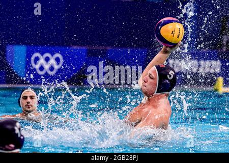 TOKIO, JAPAN - 2. AUGUST: Hannes Daube aus den Vereinigten Staaten während des Olympischen Wasserball-Turniers 2020 in Tokio am 2. August 2021 im Tatsumi Waterpolo Center in Tokio, Japan (Foto: Marcel ter Bals/Orange Picles) Stockfoto