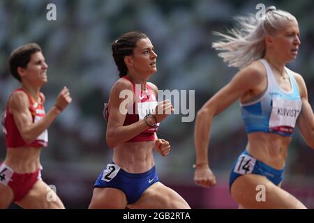 Tokio, Japan. August 2021. Die tschechische Athletin Kristiina Maki, Mitte, nimmt an der 1500-Meter-Hitze der Frauen während der Olympischen Sommerspiele 2020 in Tokio am 2. August 2021 Teil. Kredit: Martin Sidorjak/CTK Foto/Alamy Live Nachrichten Stockfoto