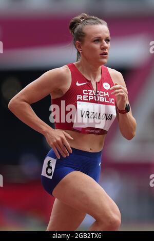 Tokio, Japan. August 2021. Die tschechische Athletin Simona Vrzalova nimmt an der 1500-Meter-Hitze der Frauen während der Olympischen Sommerspiele 2020 in Tokio am 2. August 2021 Teil. Kredit: Martin Sidorjak/CTK Foto/Alamy Live Nachrichten Stockfoto