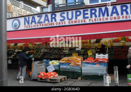 Berlin / Deutschland / 05. März 1029 /Nazar Supermarkt imprigut Food mrket in German cpaital berlin Deuscthland Germany. (Foto..Francis Joseph Dean/Dean Bilder) Stockfoto