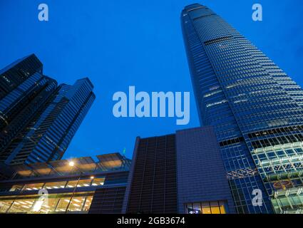 Apple Store und IFC2 International Finance Center, Central Financial District, Hongkong, China. Stockfoto