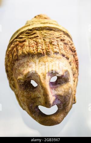 Tonmaske (III-II. Jh. v. Chr.) - Archäologisches Nationalmuseum Tarquinia, Italien Stockfoto