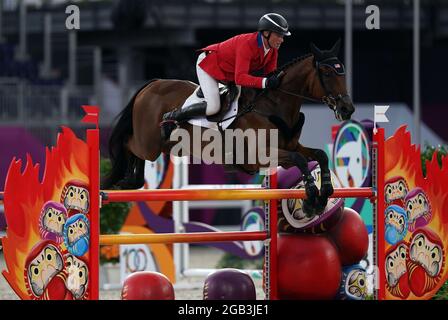 Doug Payne aus den Vereinigten Staaten reitet auf einem Vandiver während des Wettkampfteams-Finales und der Einzelqualifikation im Equestrian Park am zehnten Tag der Olympischen Spiele in Tokio 2020 in Japan. Bilddatum: Montag, 2. August 2021. Stockfoto