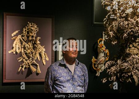 BONHAMS 2. August 2021. Bonhams ist Gastgeber einer Fotoausstellung Grinling Gibbons: Centuries in the Making, die den Start der nationalen Ausstellung markiert, die das Leben, Genie und Erbe des 17. Jahrhunderts, Meister des Holzschnitzers und Bildhauers Grinling Gibbons, feiert. Die Ausstellung beginnt am 3. August und markiert den Tod bis zum Tag nach Gibbons Tod vor 300 Jahren. Credit amer Ghazzal/Alamy Live News. Stockfoto