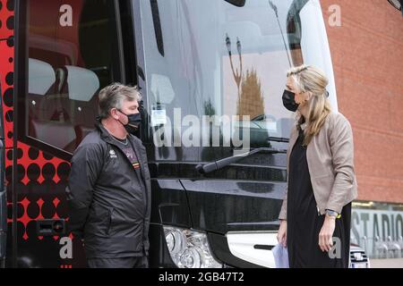 Innenministerin Annelies Verlinden im Presseaussenat mit dem Fußballverband Pro League und dem belgischen Innenminister in Brüssel, Mon Stockfoto